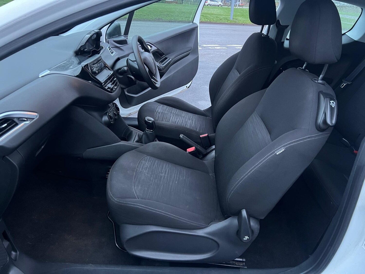 Used Peugeot 208 2015 for sale - 77613687: Photo 18