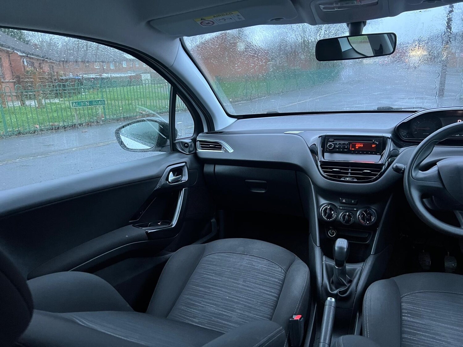 Used Peugeot 208 2015 for sale - 77613687: Photo 28