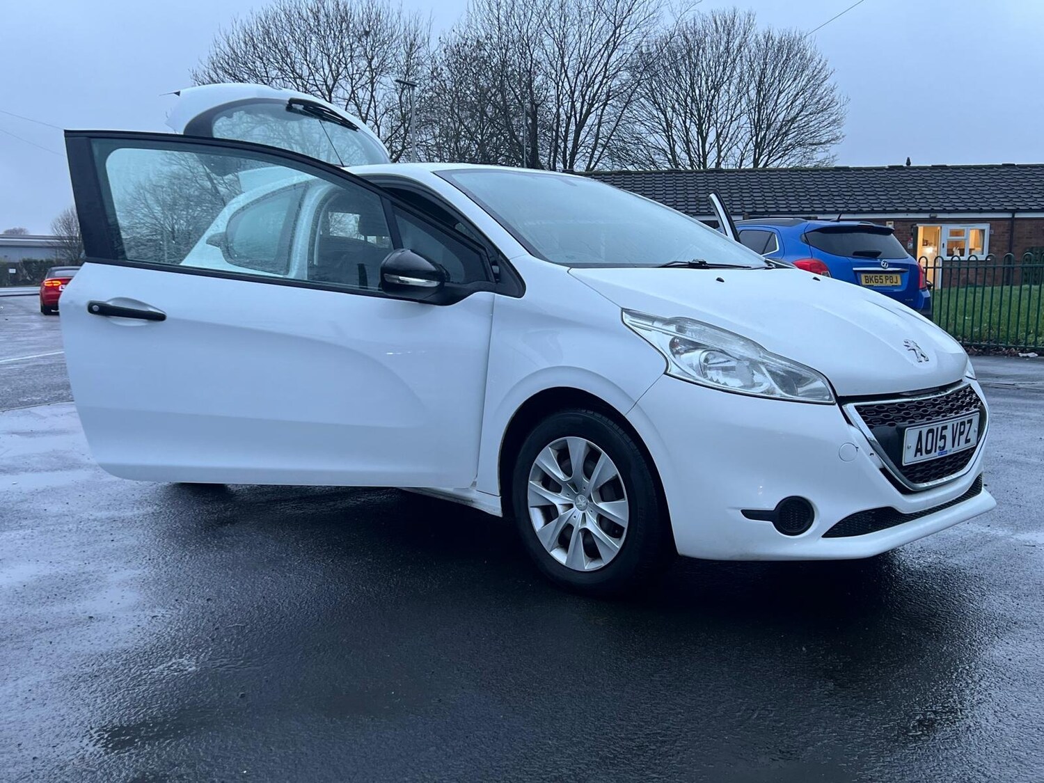 Used Peugeot 208 2015 for sale - 77613687: Photo 31