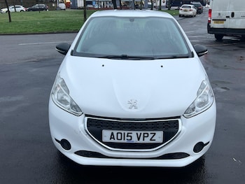 Used Peugeot 208 2015 for sale - 77613687: Photo