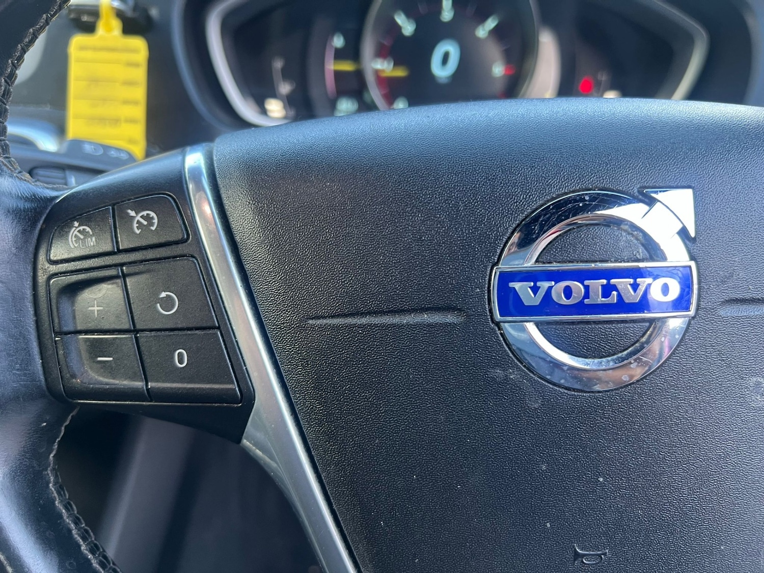 Used Volvo V40 2014 for sale - 76168352: Photo 16