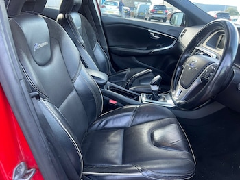 Used Volvo V40 2014 for sale - 76168352: Photo