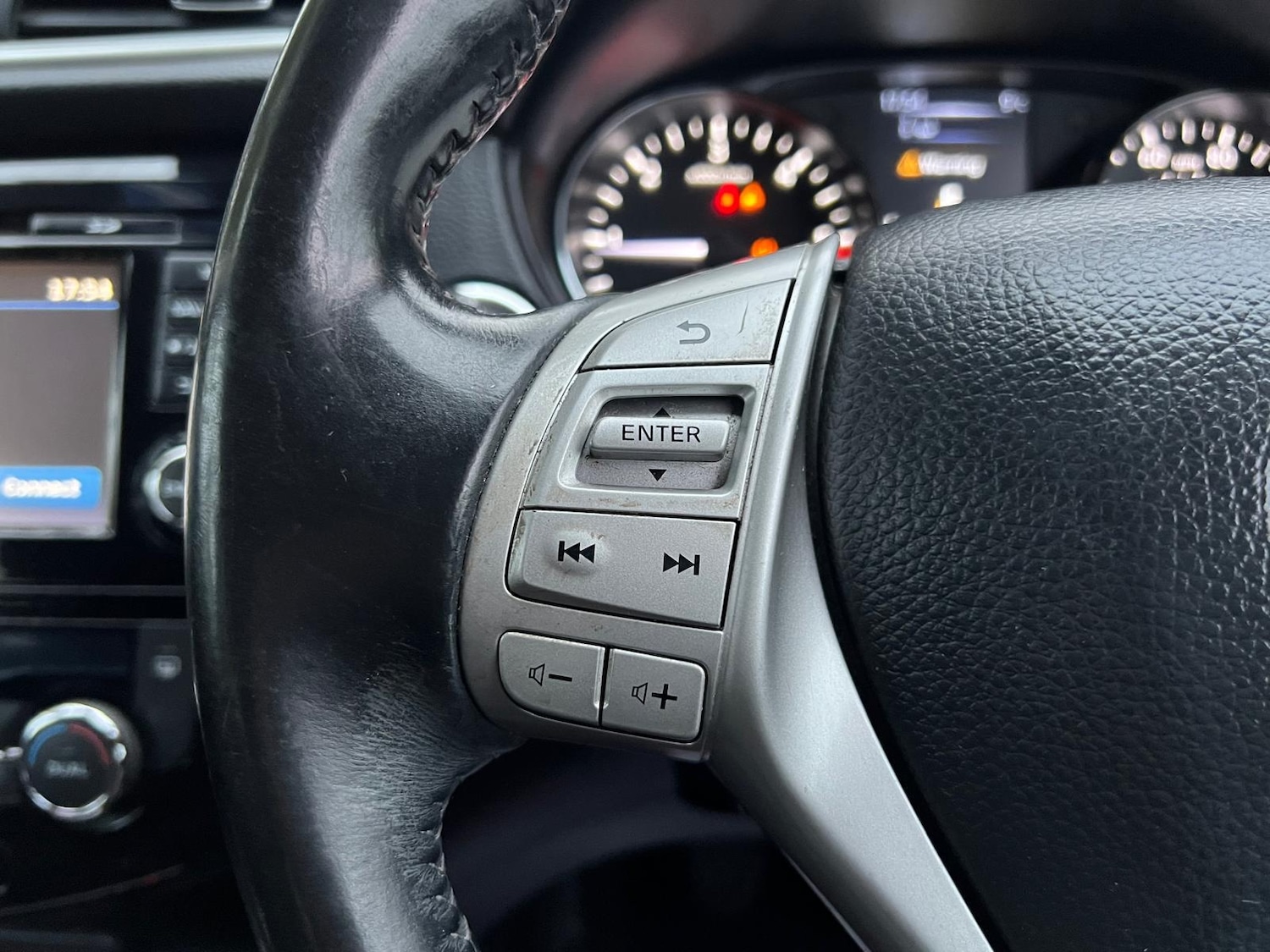 Used Nissan Qashqai 2015 for sale - 76258959: Photo 32