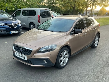 Used Volvo V40 2015 for sale - 78683514: Photo
