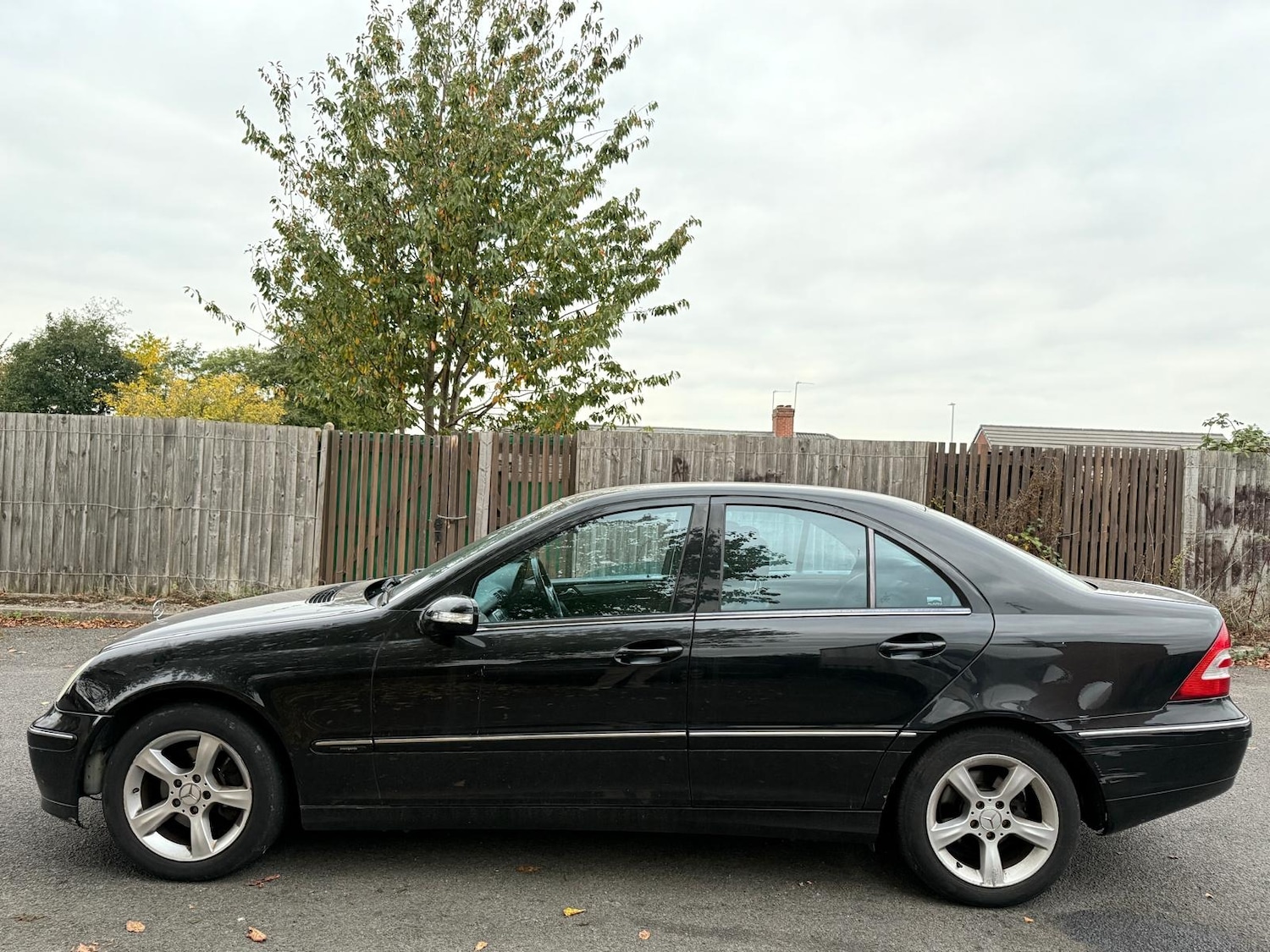 Used Mercedes-Benz C Class 2006 for sale - 76296852: Photo 2