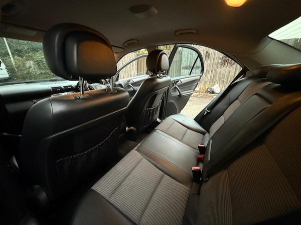 Used Mercedes-Benz C Class 2006 for sale - 76296852: Photo 29
