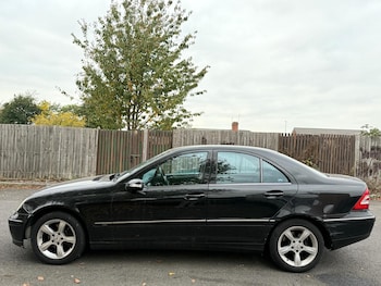 Used Mercedes-Benz C Class 2006 for sale - 76296852: Photo 2