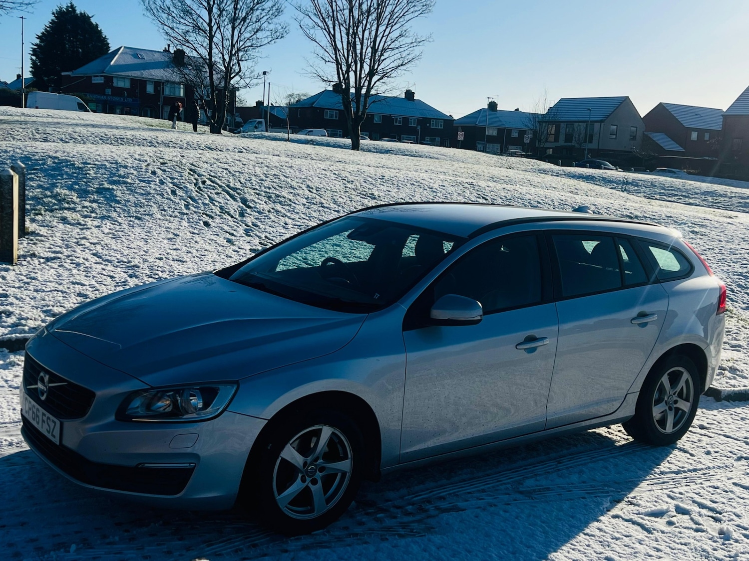 Used Volvo V60 2016 for sale - 77084636: Photo 2