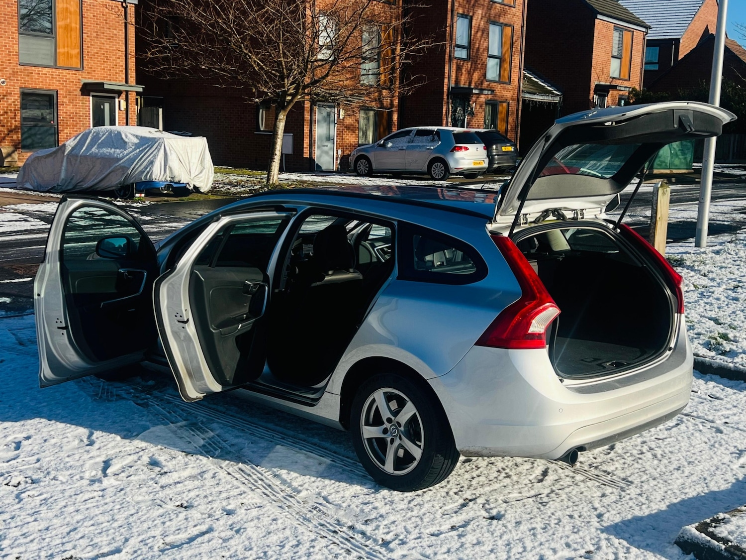 Used Volvo V60 2016 for sale - 77084636: Photo 21