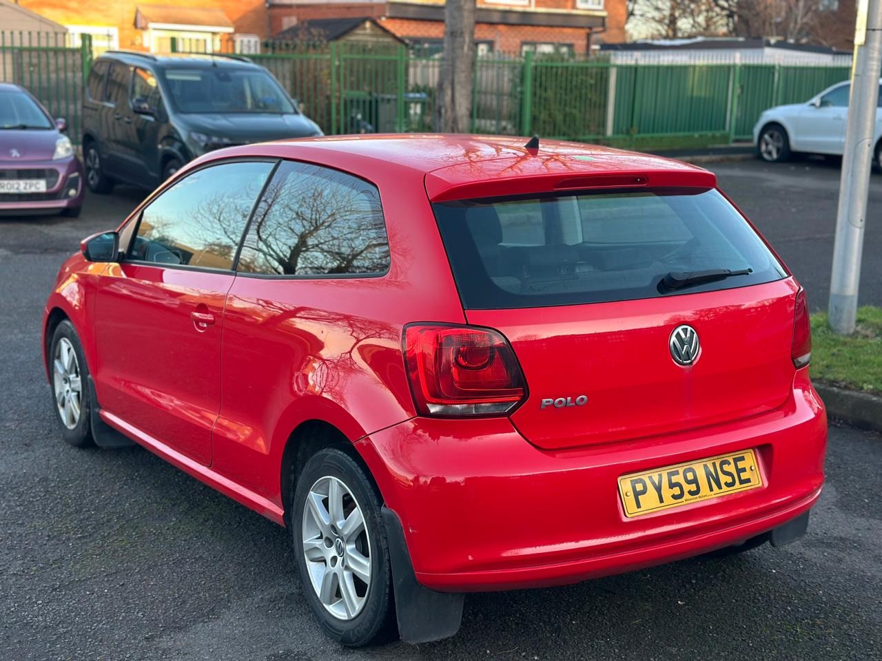 Used Volkswagen Polo 2010 for sale - 76772279: Photo 1