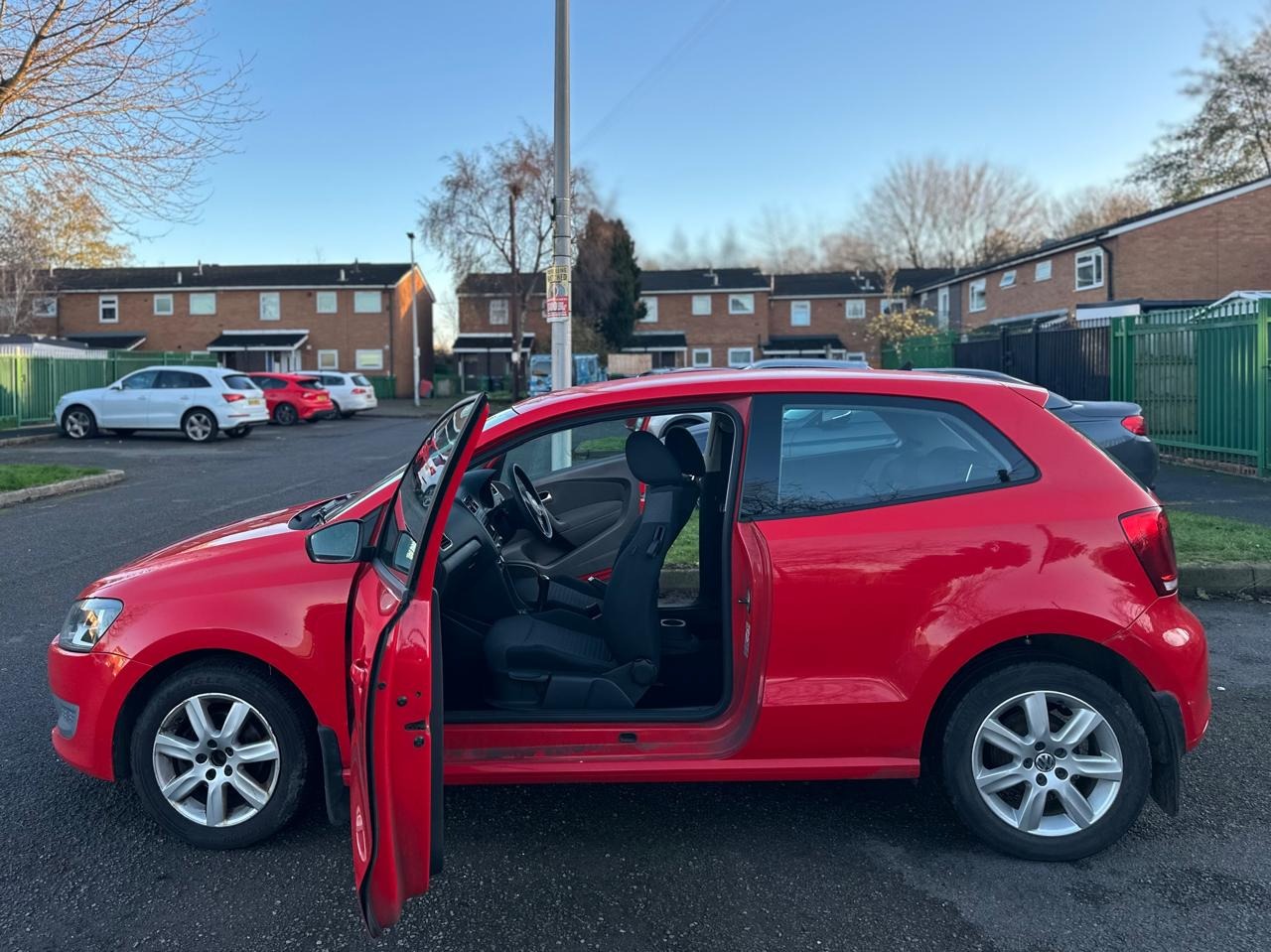 Used Volkswagen Polo 2010 for sale - 76772279: Photo 28