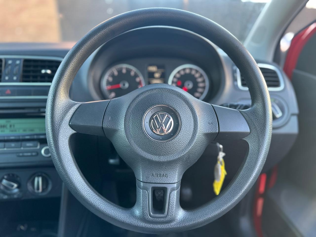 Used Volkswagen Polo 2010 for sale - 76772279: Photo 4