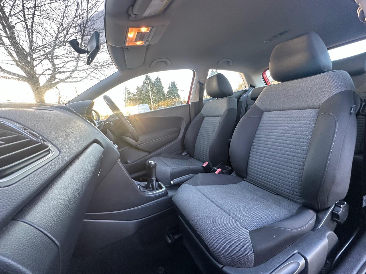 Used Volkswagen Polo 2010 for sale - 76772279: Photo 6