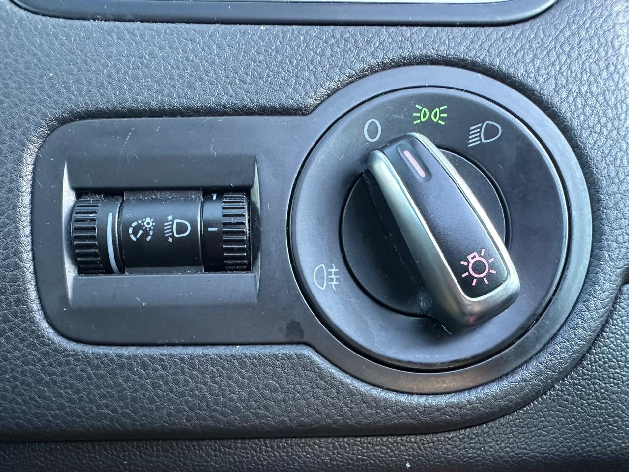 Used Volkswagen Polo 2010 for sale - 76772279: Photo 7