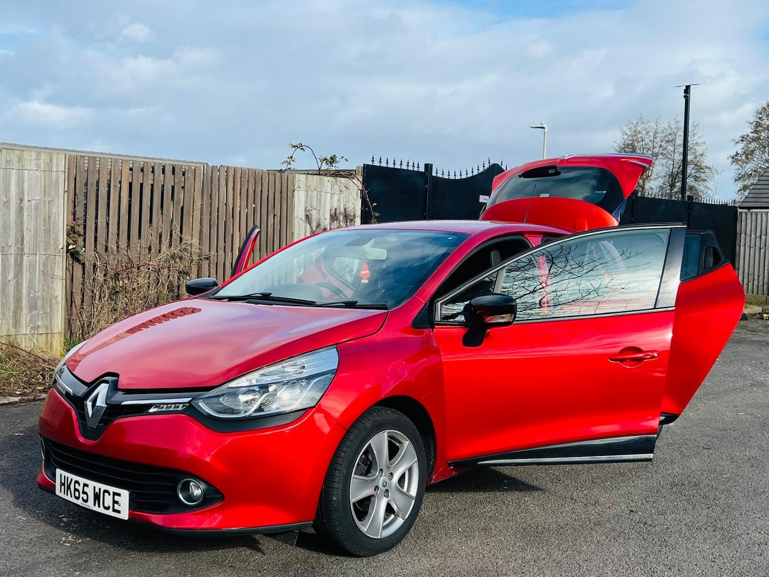 Used Renault Clio 2015 for sale - 77613681: Photo 12