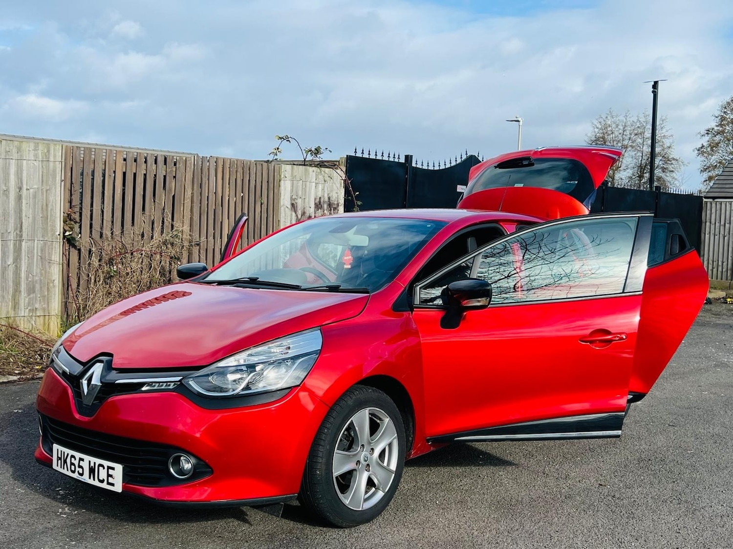 Used Renault Clio 2015 for sale - 77613681: Photo 13