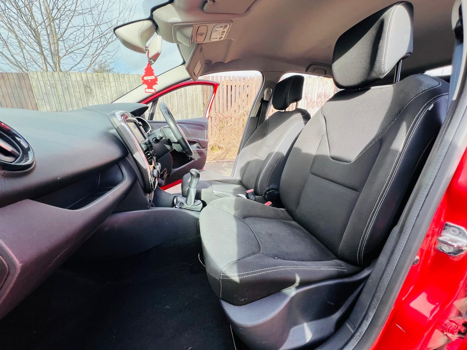 Used Renault Clio 2015 for sale - 77613681: Photo 19