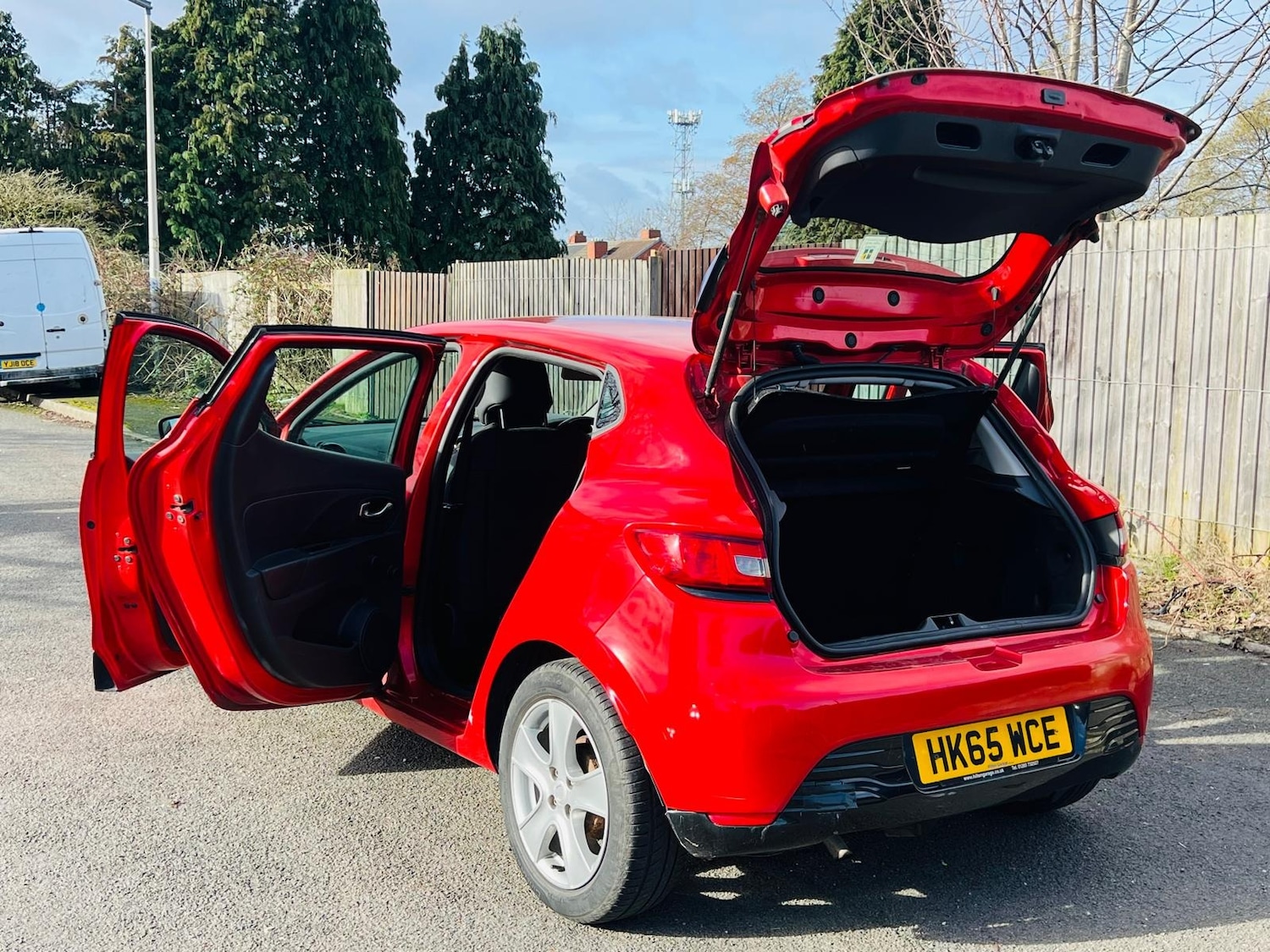 Used Renault Clio 2015 for sale - 77613681: Photo 30