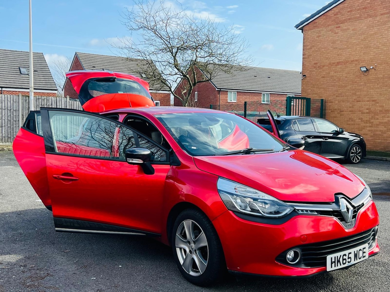 Used Renault Clio 2015 for sale - 77613681: Photo 32