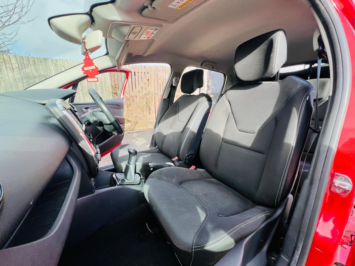 Used Renault Clio 2015 for sale - 77613681: Photo 36