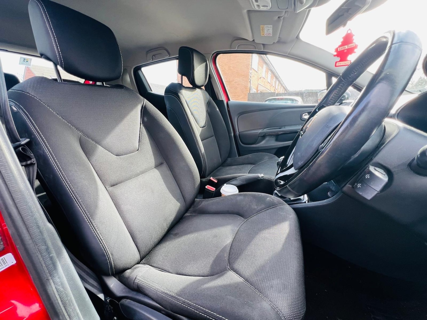 Used Renault Clio 2015 for sale - 77613681: Photo 39