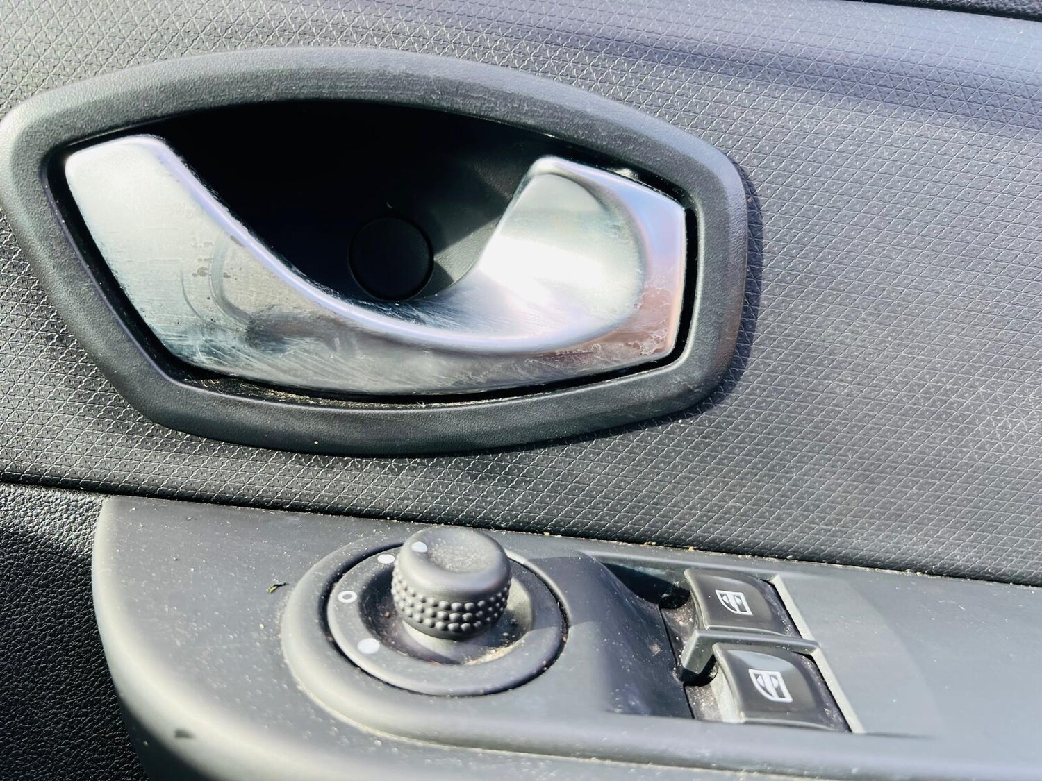 Used Renault Clio 2015 for sale - 77613681: Photo 44