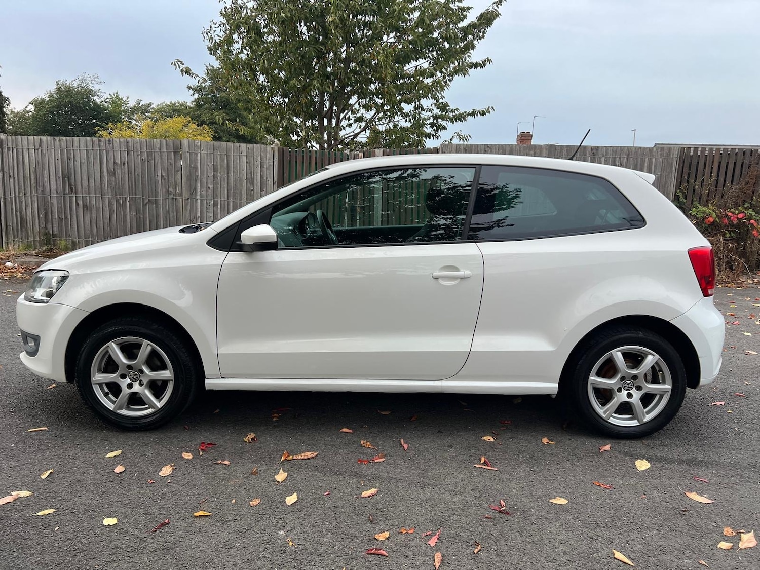 Used Volkswagen Polo 2010 for sale - 76370056: Photo 4