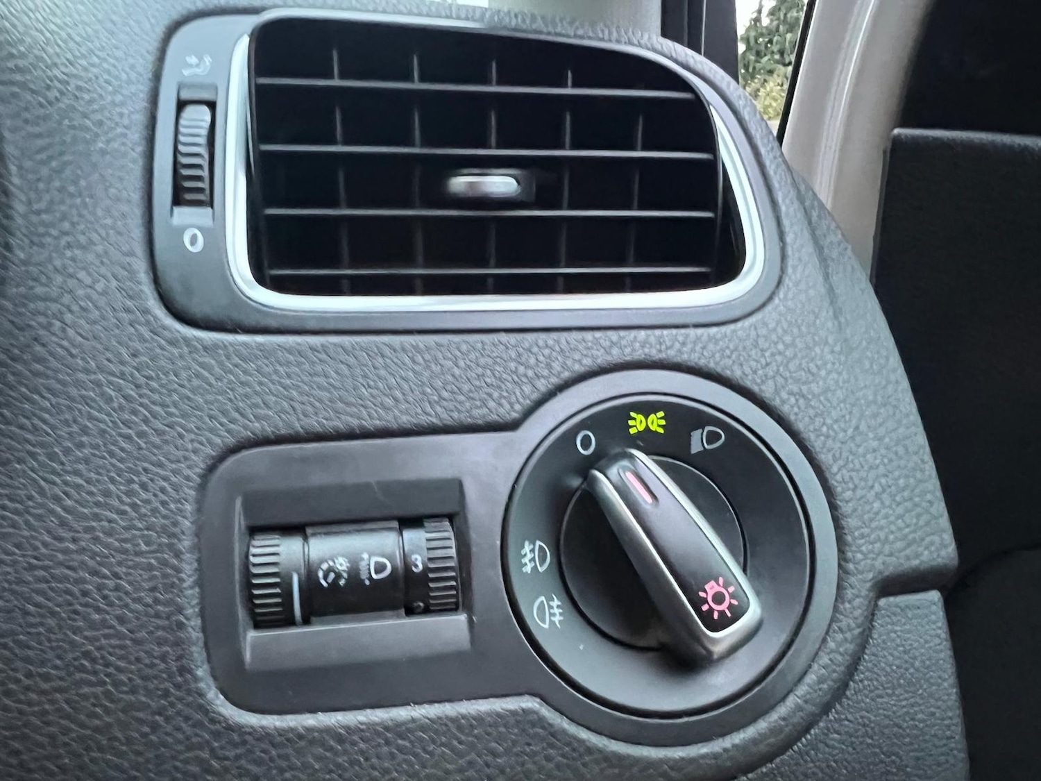 Used Volkswagen Polo 2010 for sale - 76370056: Photo 40
