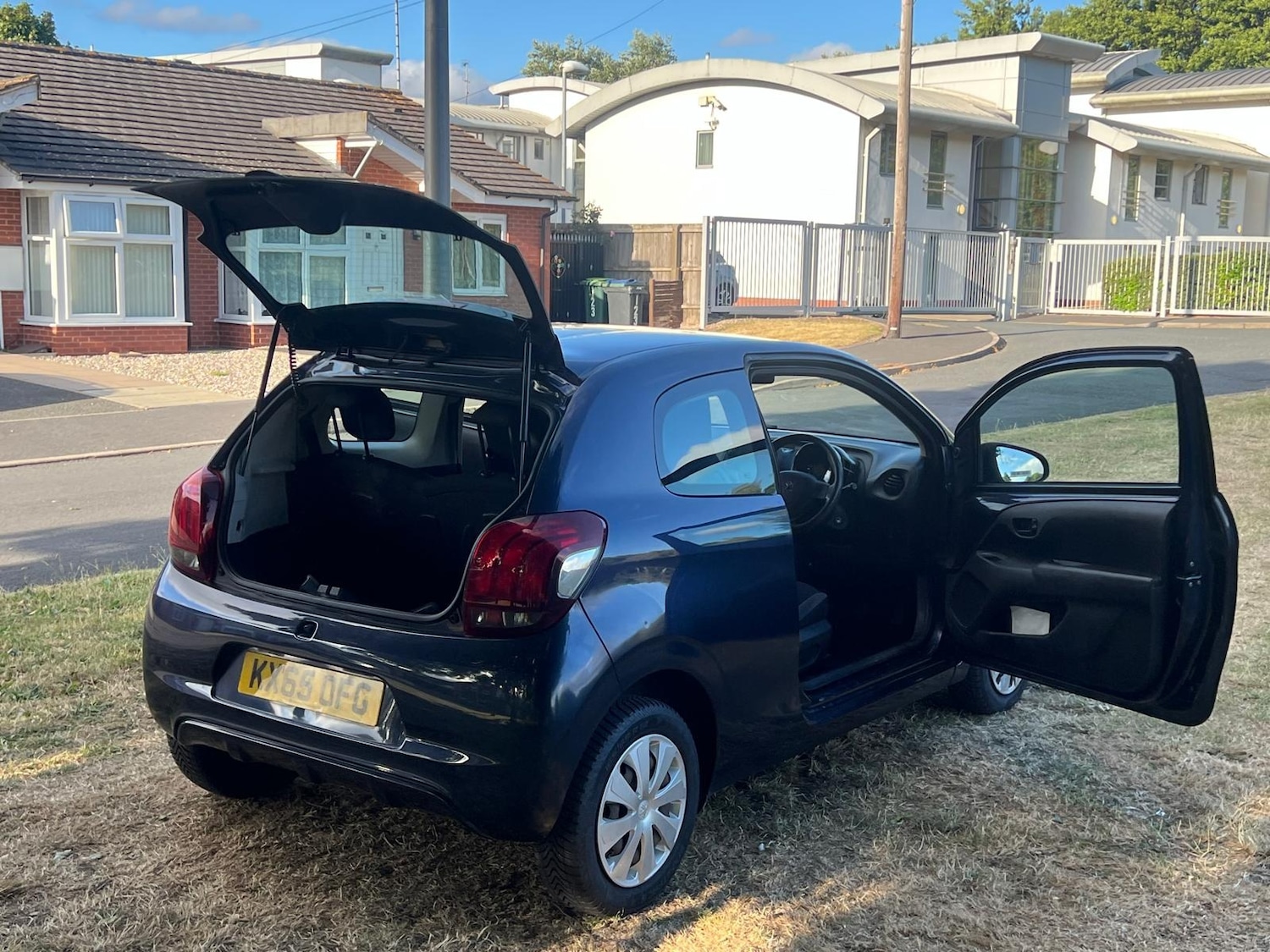 Used Peugeot 108 2015 for sale - 76176111: Photo 20