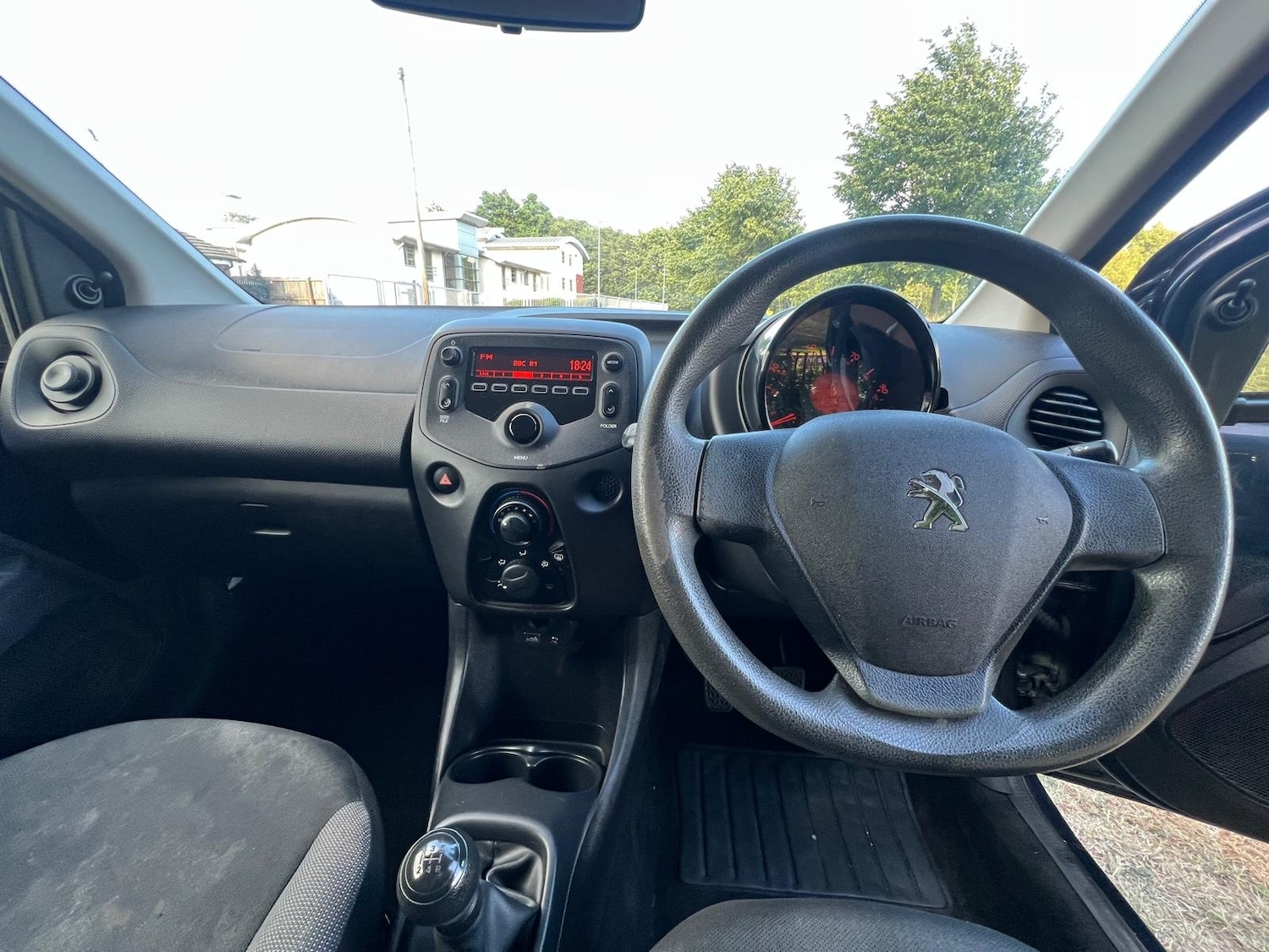 Used Peugeot 108 2015 for sale - 76176111: Photo 24