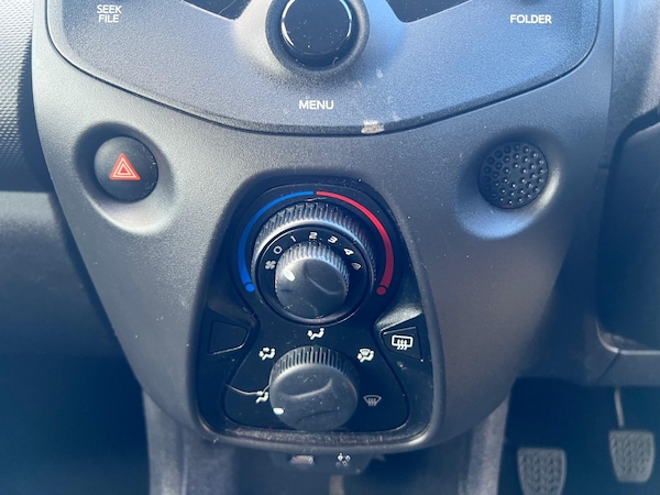 Used Peugeot 108 2015 for sale - 76176111: Photo 27