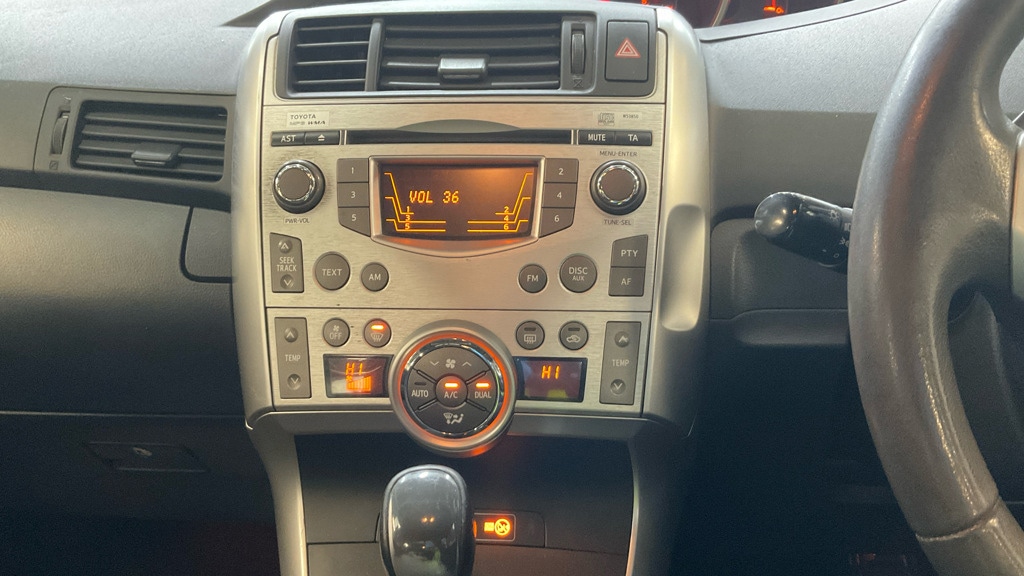 Used Toyota Verso 2011 for sale - 76802504: Photo 8