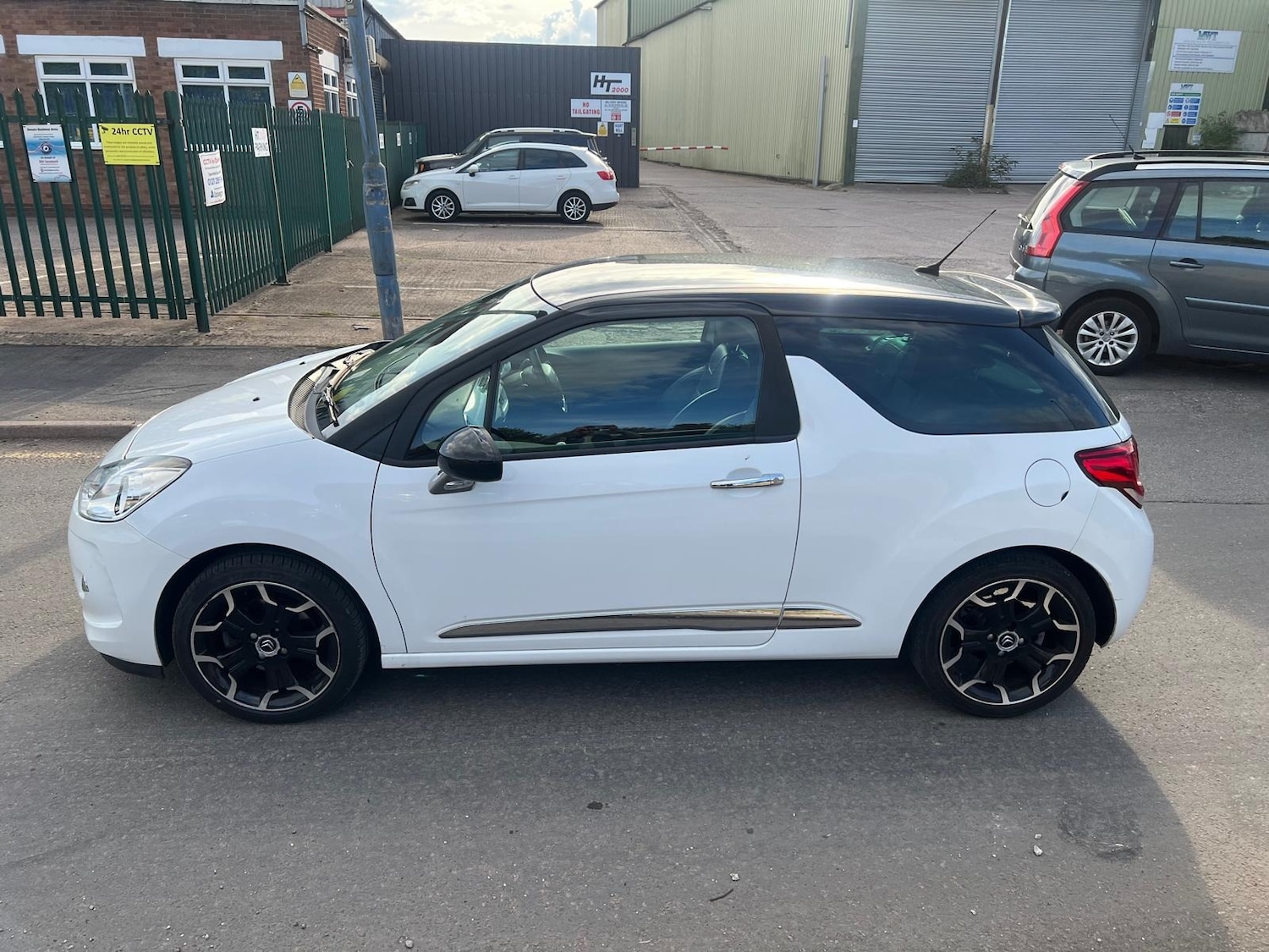 Used Citroen DS3 2011 for sale - 76167583: Photo 10