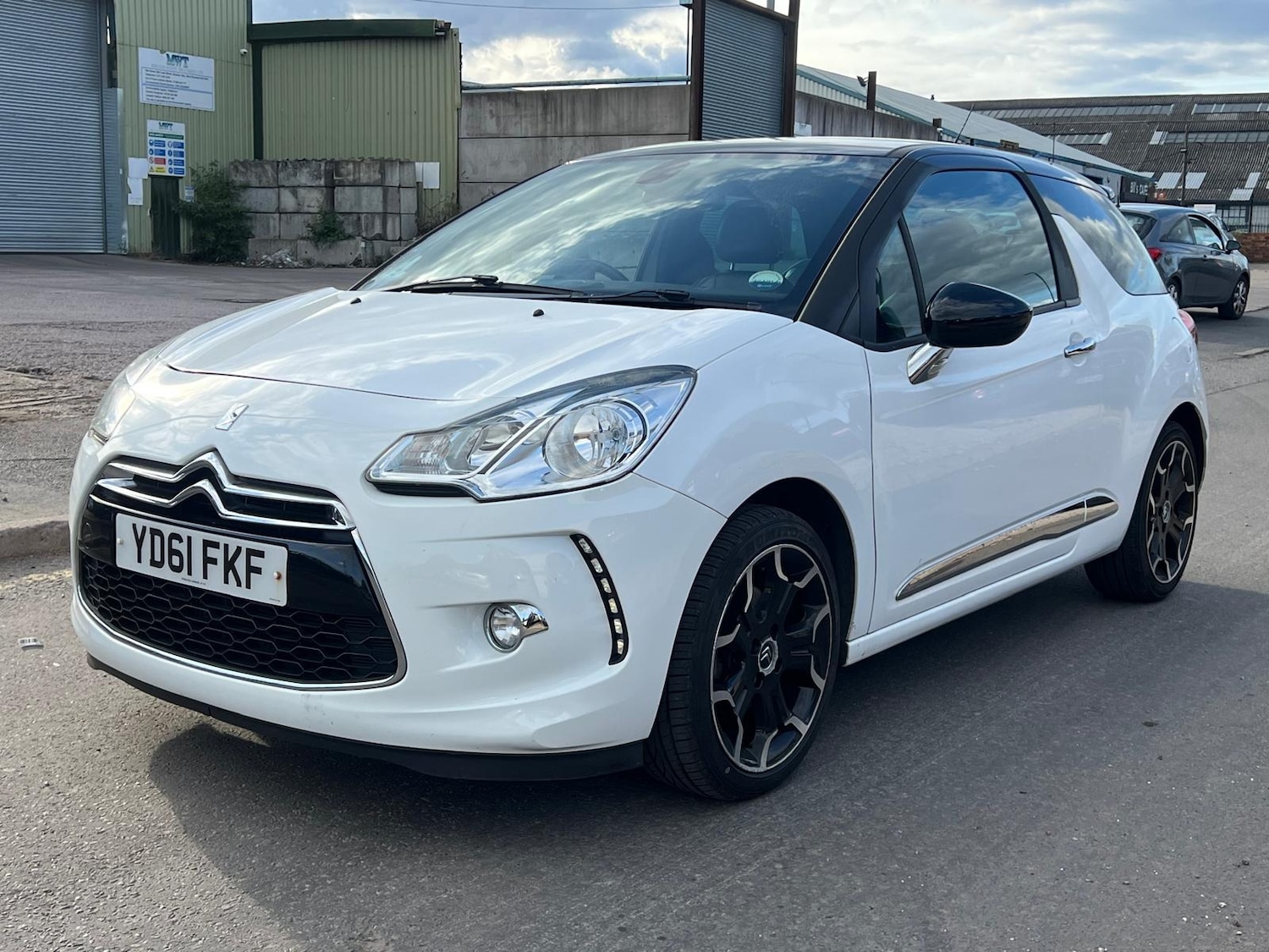 Used Citroen DS3 2011 for sale - 76167583: Photo 15