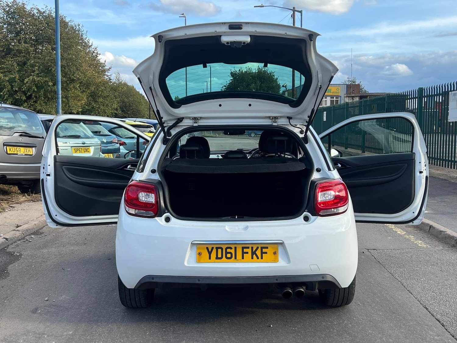 Used Citroen DS3 2011 for sale - 76167583: Photo 19