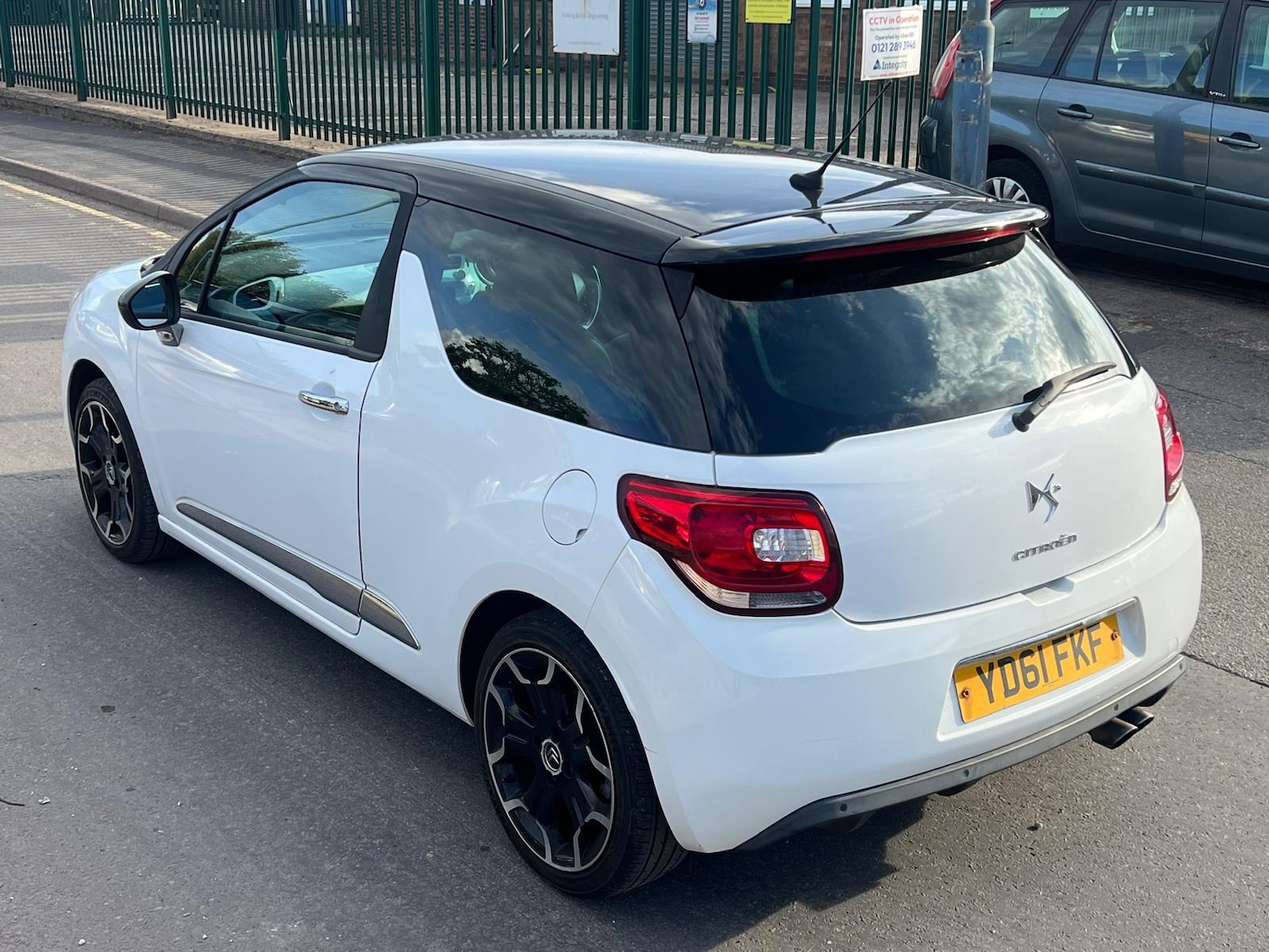 Used Citroen DS3 2011 for sale - 76167583: Photo 2