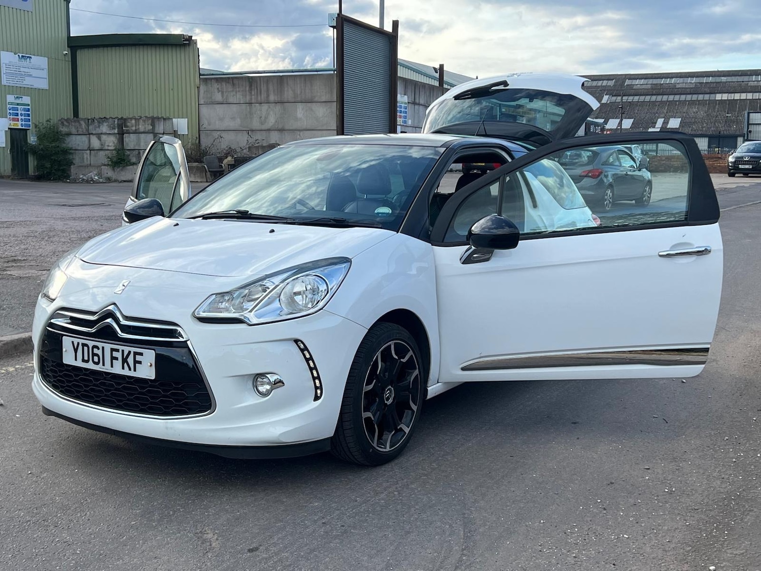 Used Citroen DS3 2011 for sale - 76167583: Photo 23