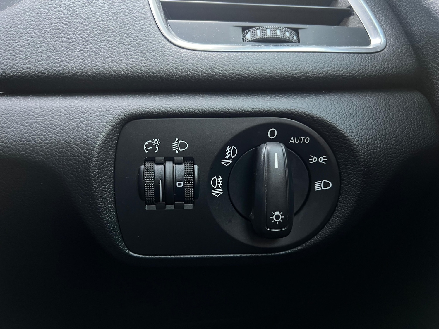 Used Audi Q3 2012 for sale - 76839999: Photo 31