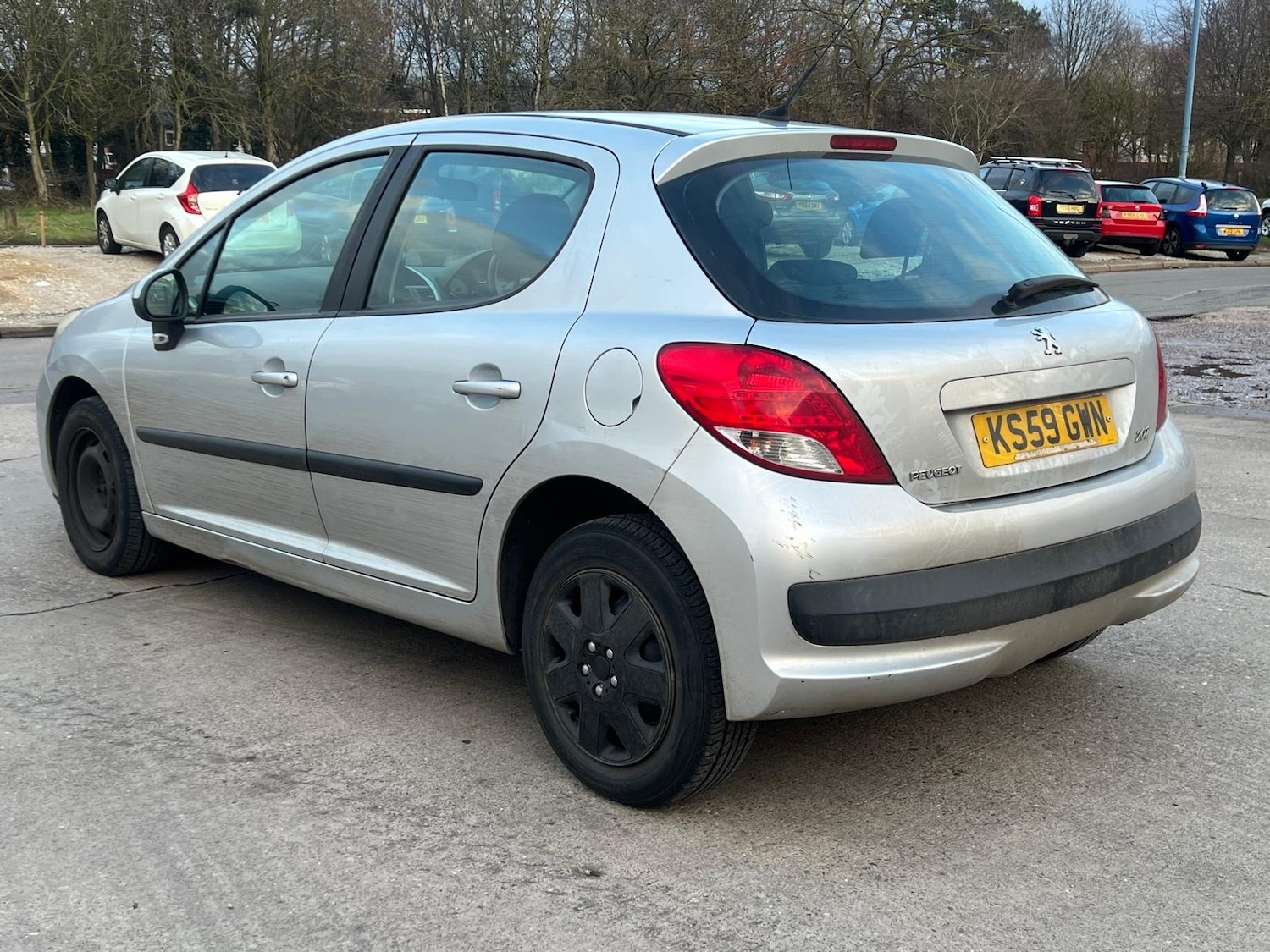 Used Peugeot 207 2010 for sale - 77515313: Photo 2