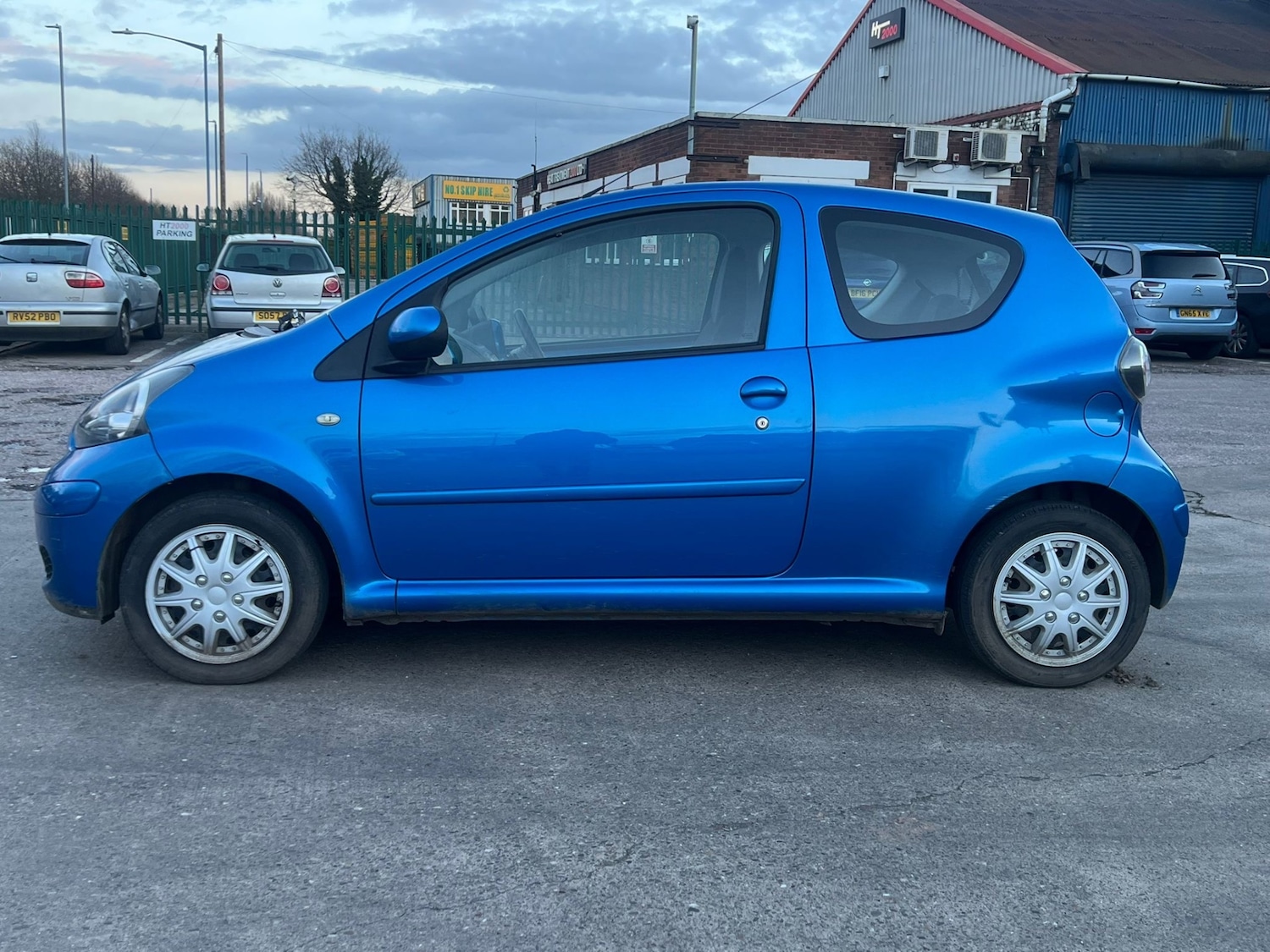 Used Toyota AYGO 2009 for sale - 77898679: Photo 7