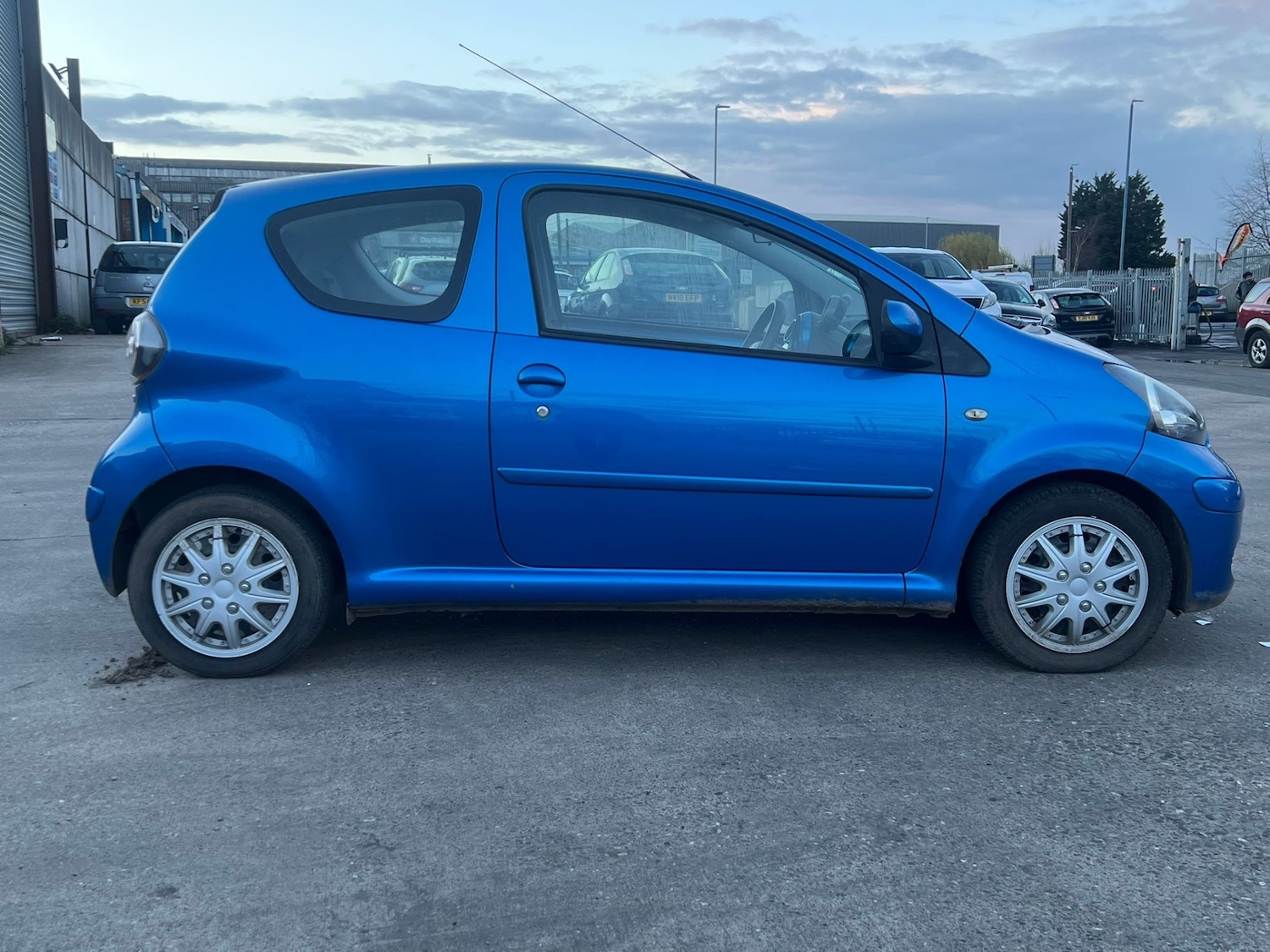 Used Toyota AYGO 2009 for sale - 77898679: Photo 9