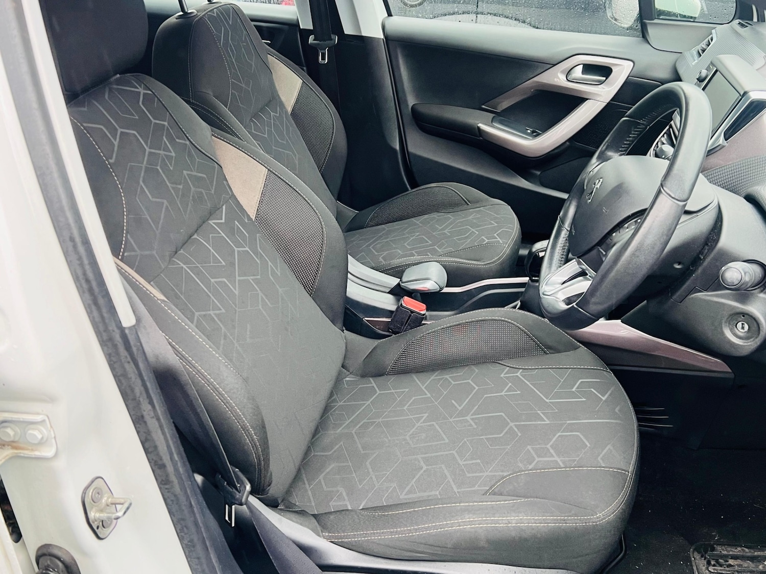 Used Peugeot 2008 2015 for sale - 77446697: Photo 9