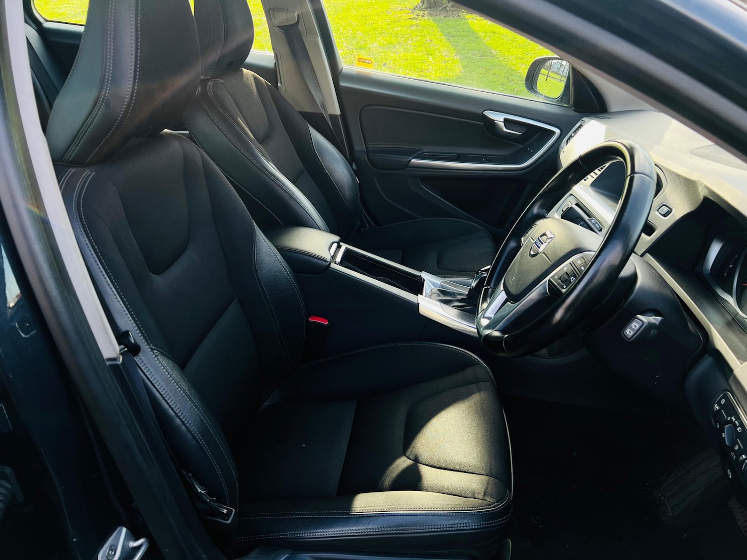 Used Volvo V60 2015 for sale - 77332191: Photo 10