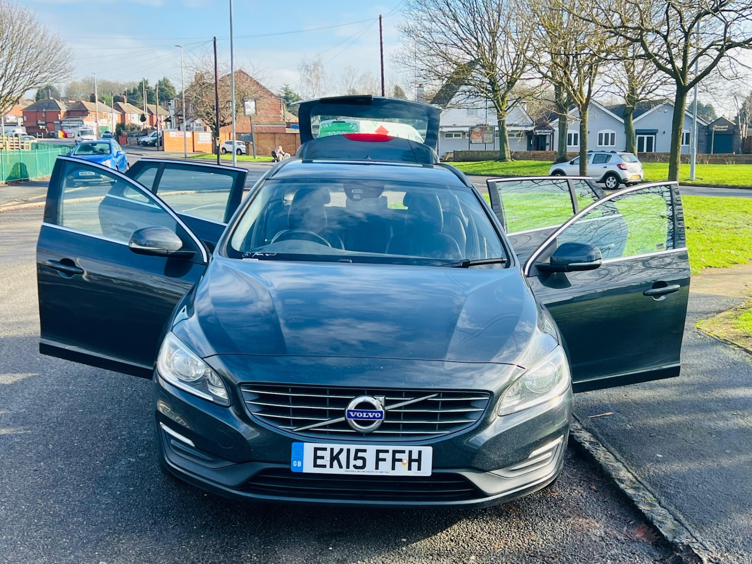 Used Volvo V60 2015 for sale - 77332191: Photo 16