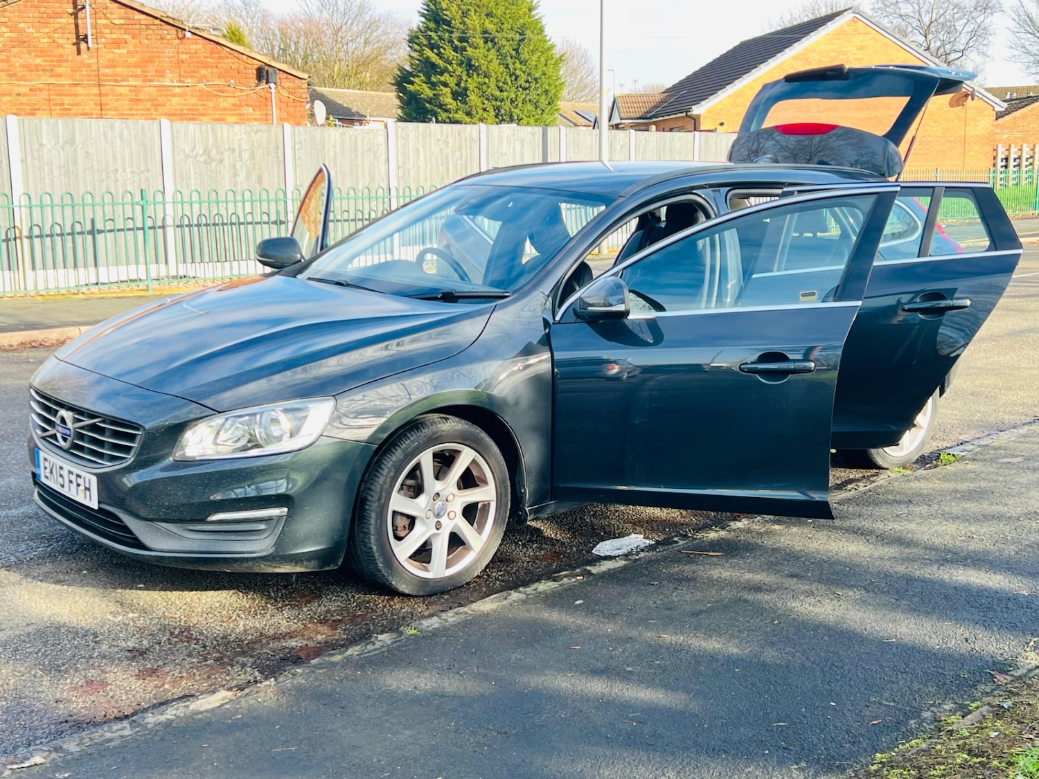 Used Volvo V60 2015 for sale - 77332191: Photo 17