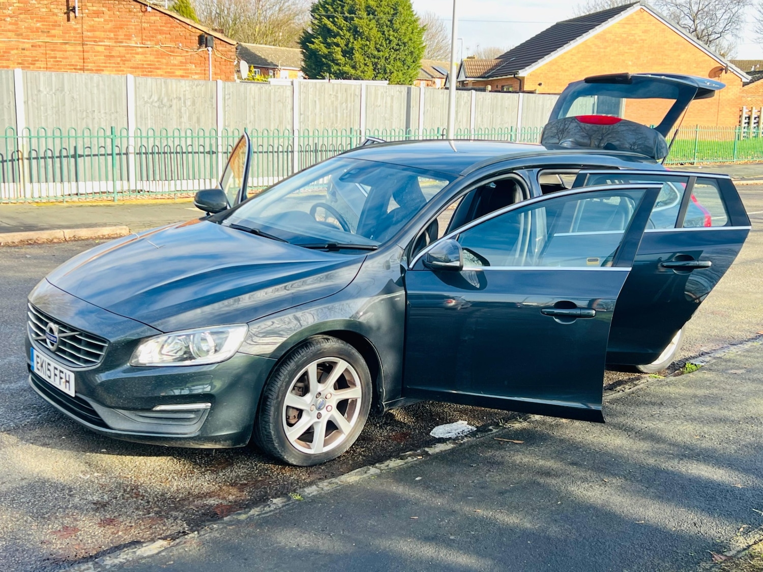 Used Volvo V60 2015 for sale - 77332191: Photo 18