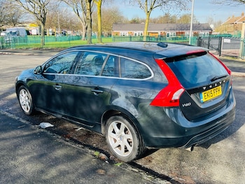 Used Volvo V60 2015 for sale - 77332191: Photo