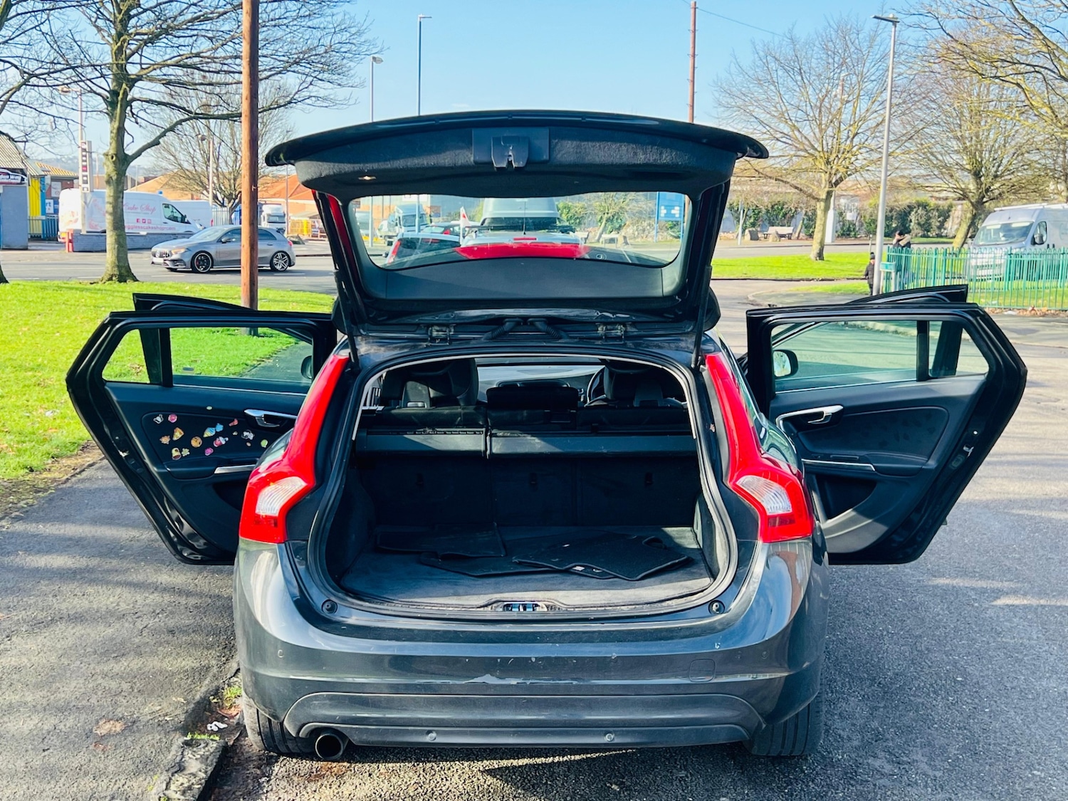 Used Volvo V60 2015 for sale - 77332191: Photo 21