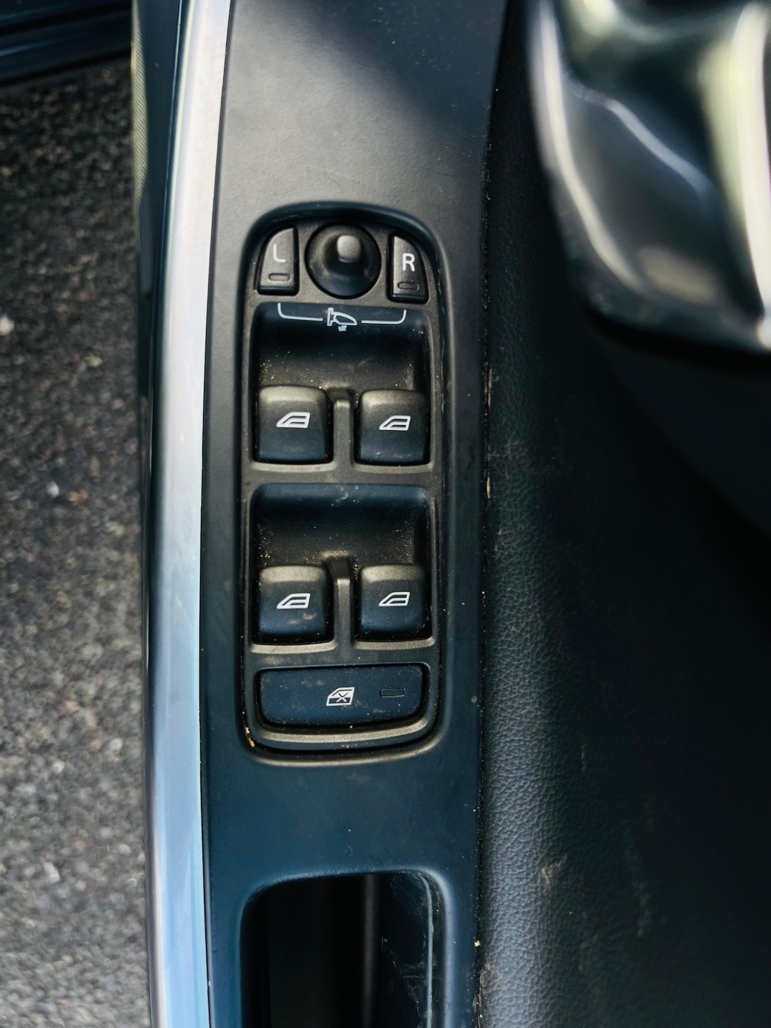 Used Volvo V60 2015 for sale - 77332191: Photo 28