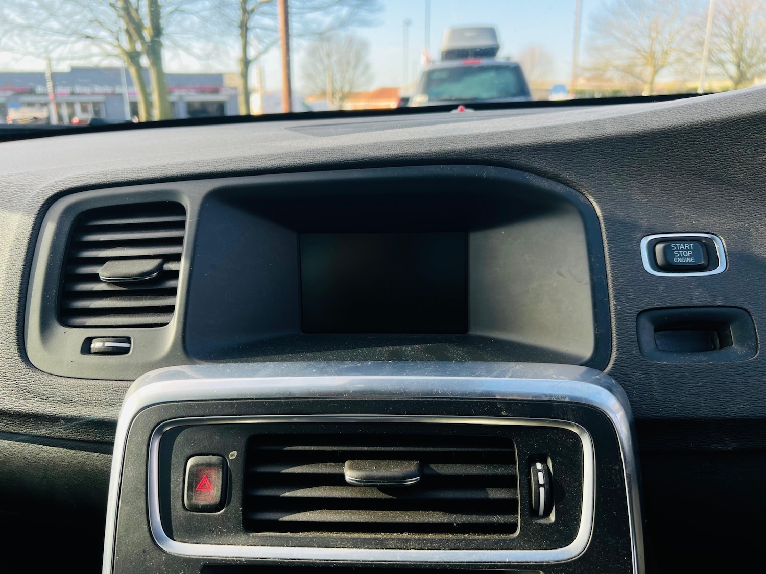 Used Volvo V60 2015 for sale - 77332191: Photo 32